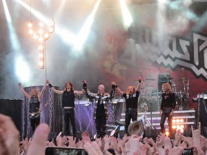 800px-Judas_Priest,_päälava,_Sauna_Open_Air_2011,_Tampere,_11.6.2011_(25)